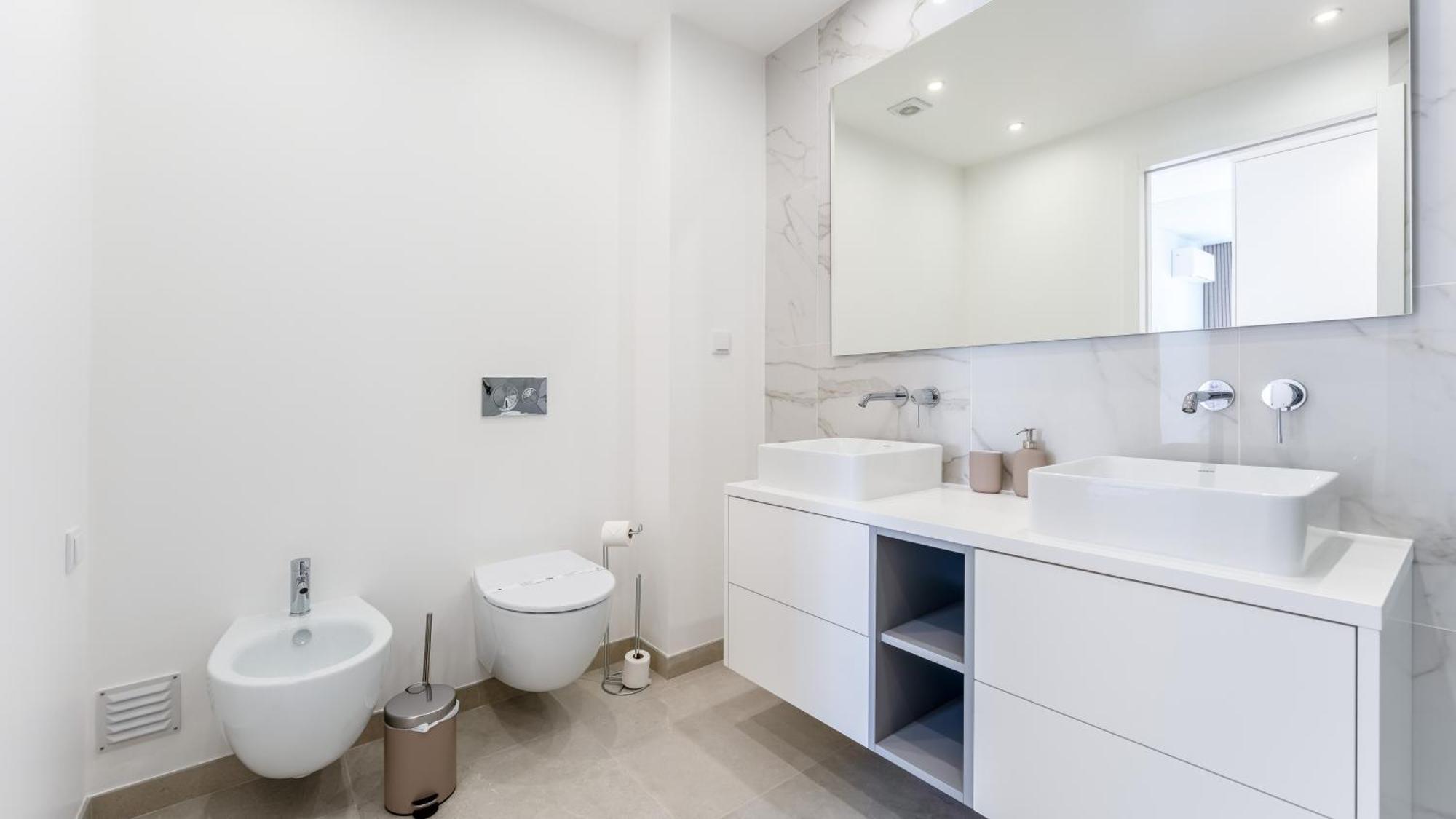 Apartment Modern 2br W Rooftop Pool & Parking By Lovelystay Lagos