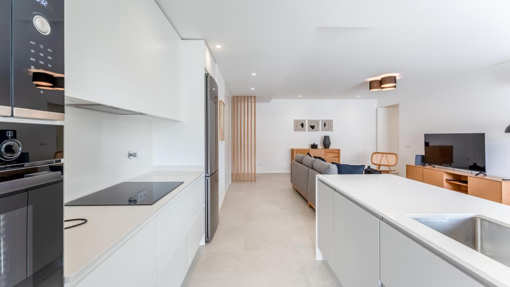 Apartment Modern 2br W Rooftop Pool & Parking By Lovelystay