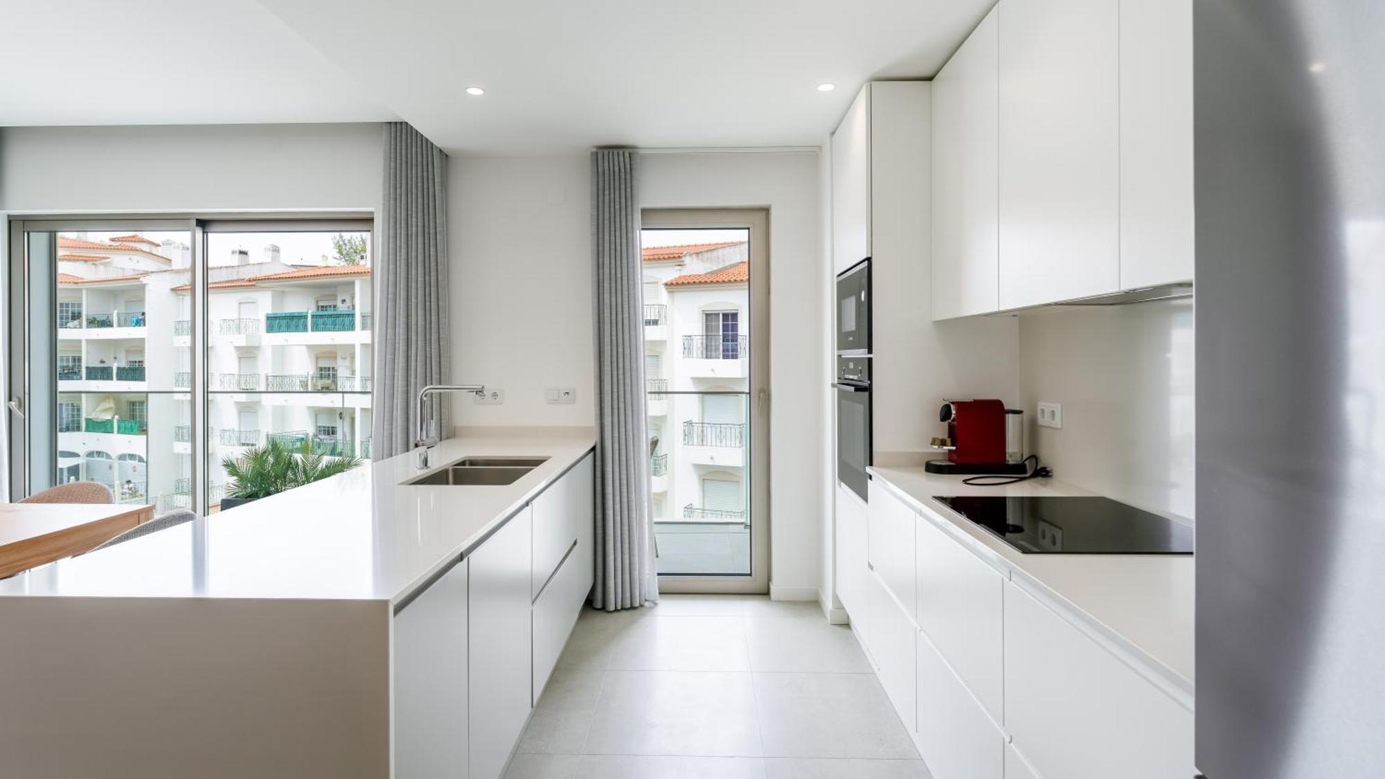 Modern 2br W Rooftop Pool & Parking By Lovelystay Apartment