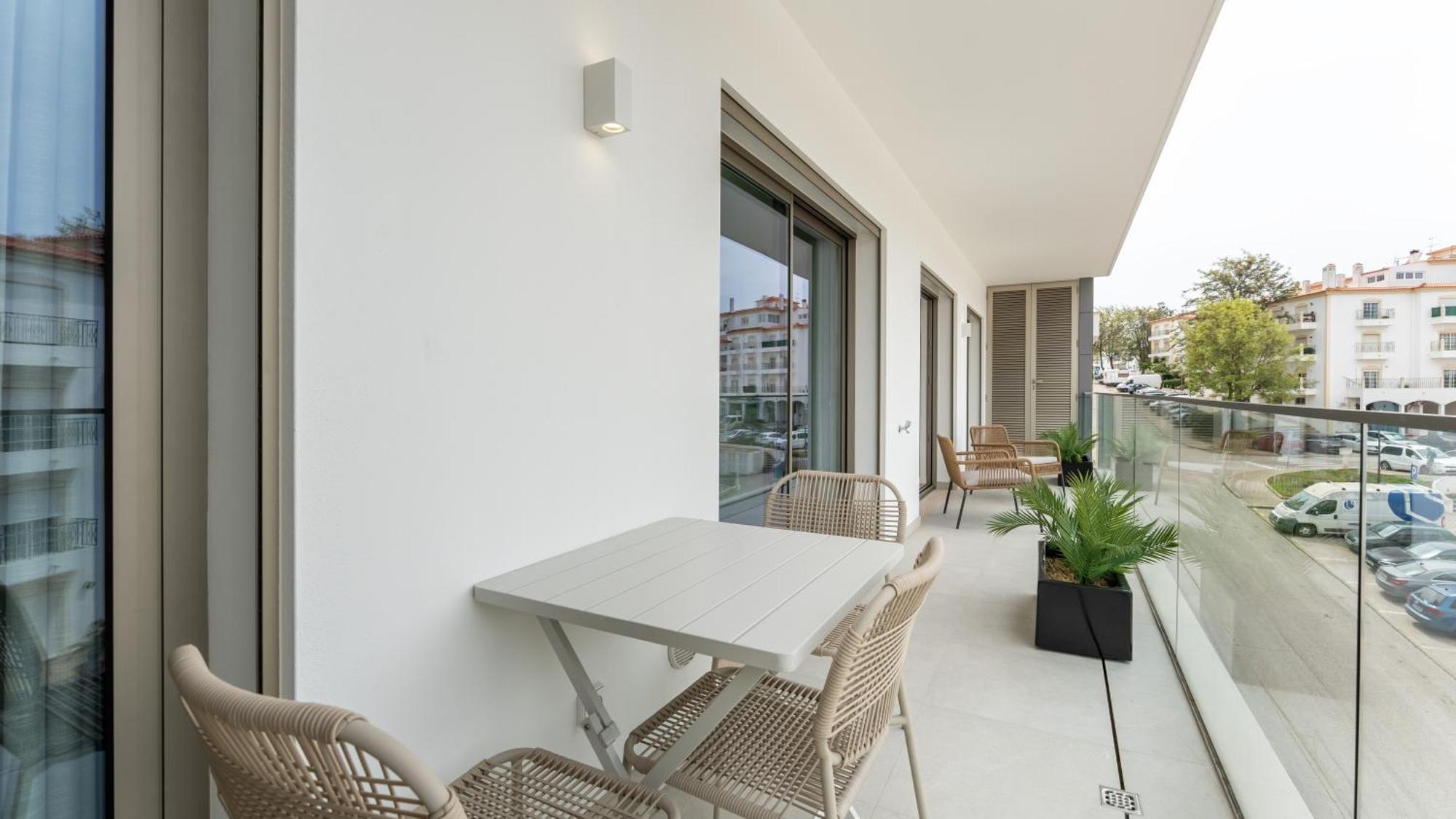 Modern 2br W Rooftop Pool & Parking By Lovelystay Lagos